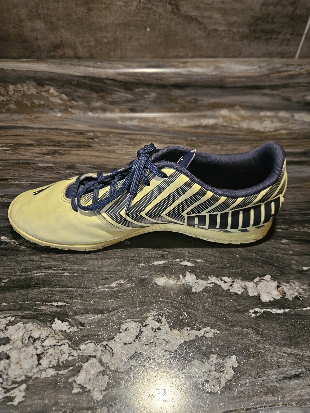 Puma Indoor Performance Soccer Shoes - Picture 7 of 9